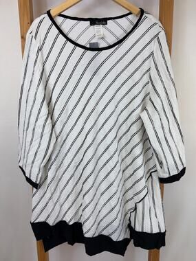 NWT Moonlight White And Black Striped Tunic Top Size XXL